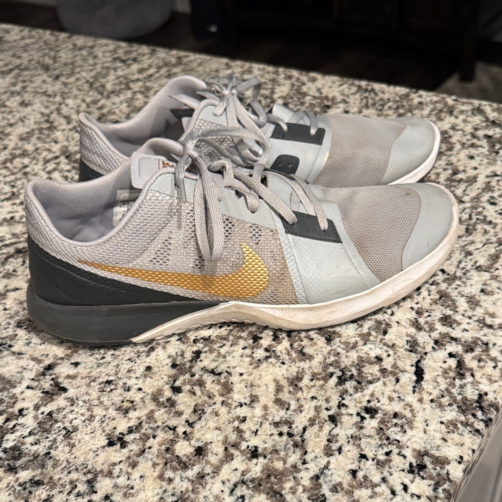 Nike Men's Athletic Shoes in Gray and Gold